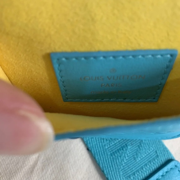 Louis Vuitton Sold Out Limited Edition Crossbody - Picture 3 of 10